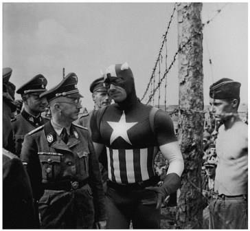 هاینریش هیملر در حال بازبینی از یک کمپ اسرای جنگی، 1941