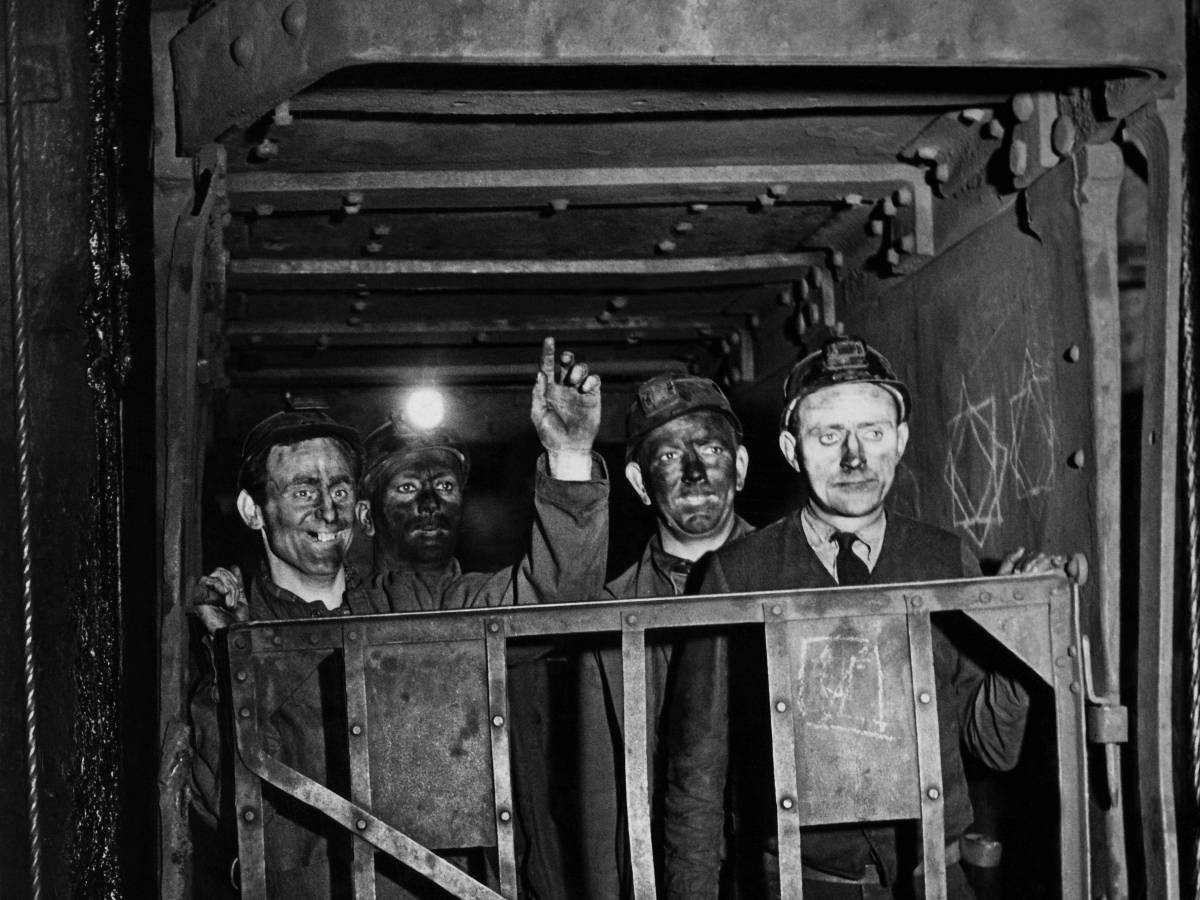 عکس 4- کارگران معدن، انگلستان، دهه 1930