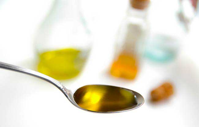 bigstock-Spoon-Of-Olive-Oil-سرطان‌زا