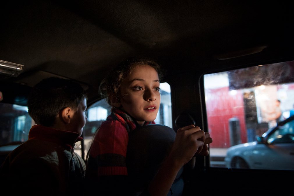 دو کودک در اتومبیل در فلسطین